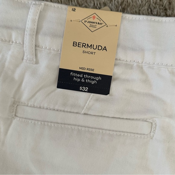 St. John’s Bay White Bermuda Shorts 11 inch inseam - Picture 4 of 5